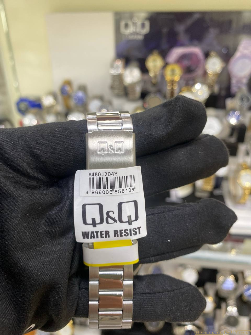 Q&Q A480J204Y